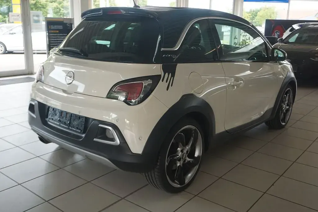 Gebraucht Opel Adam Rocks Rocks 116 PS (85 kW) 2015 Weiß Kleinwagen