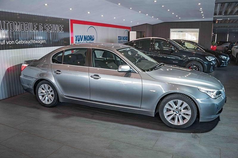 Gebraucht BMW 523 190 PS (139 kW) 2007 Grau Limousine