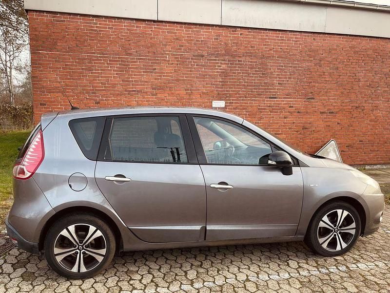Gebraucht Renault Scénic III Bose Edition 110 PS (80 kW) 2011 Grau Van / Kleinbus