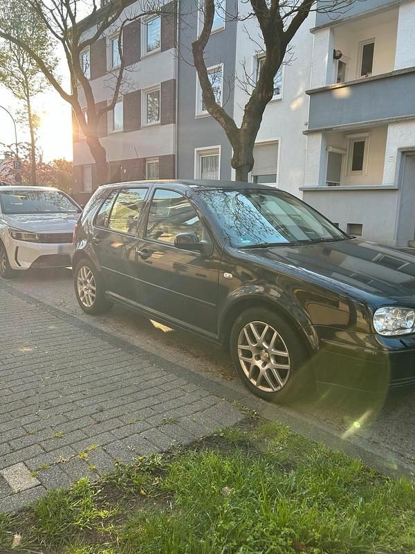 Gebraucht VW Golf IV 115 PS (84 kW) 2002 Schwarz Kleinwagen