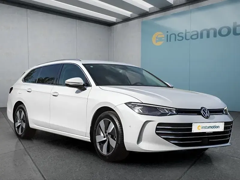 Gebraucht VW Passat 150 PS (110 kW) 2025 Weiß Kombi