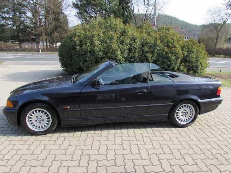 Gebraucht BMW 320 150 PS (110 kW) 1994 Schwarz Cabrio