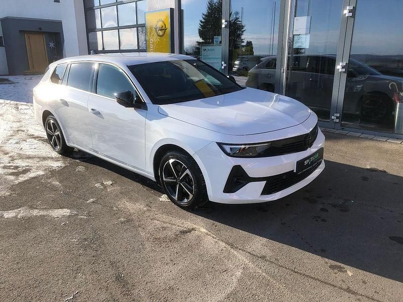 Weiß Gebraucht 2024 Opel Astra Kombi | 21.500 € (Guter Preis) - Bild 1/4
