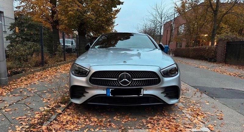 Gebraucht Mercedes E220 197 PS (144 kW) 2021 Silber Coupé