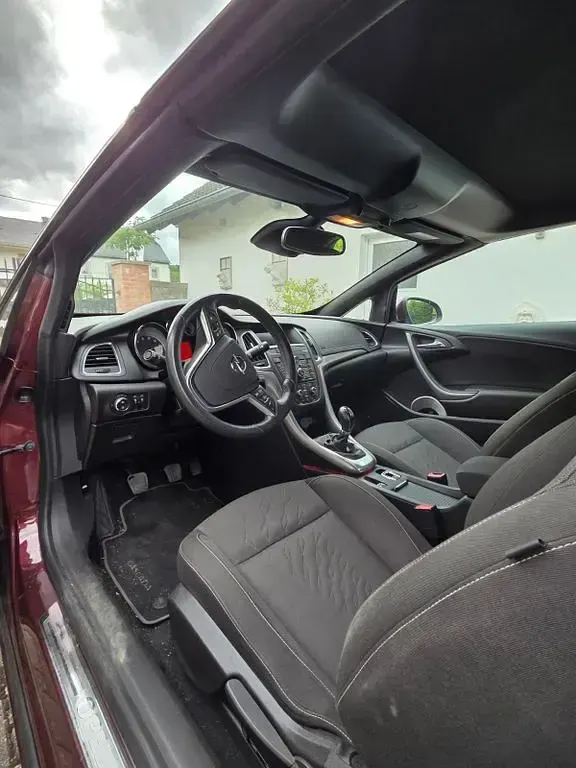 Gebraucht Opel Cascada Edition 140 PS (102 kW) 2013 Rot Cabrio