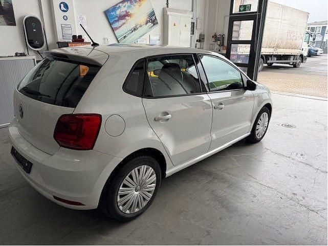 Gebraucht VW Polo Comfortline 75 PS (55 kW) 2016 Weiß Limousine