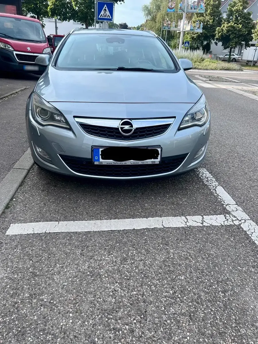 Gebraucht Opel Astra 165 PS (121 kW) 2012 Grau Kombi
