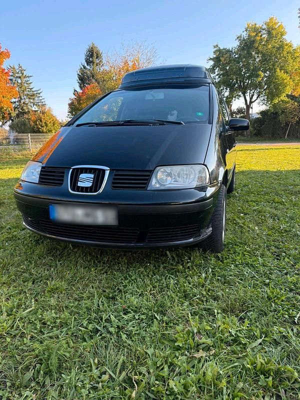 Schwarz Gebraucht 2002 Seat Alhambra Van / Kleinbus | 2.999 € (Teuer) - Bild 1/4
