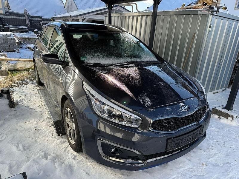 Grau Gebraucht 2016 Kia Ceed Sportswagon Kombi | 8.900 € (Superpreis) - Bild 1/4