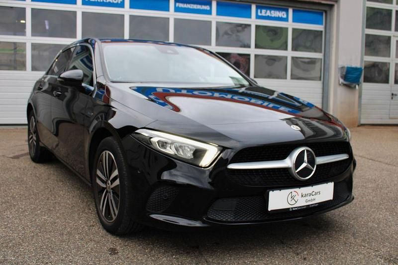 Gebraucht Mercedes A250 218 PS (160 kW) 2021 Schwarz Limousine