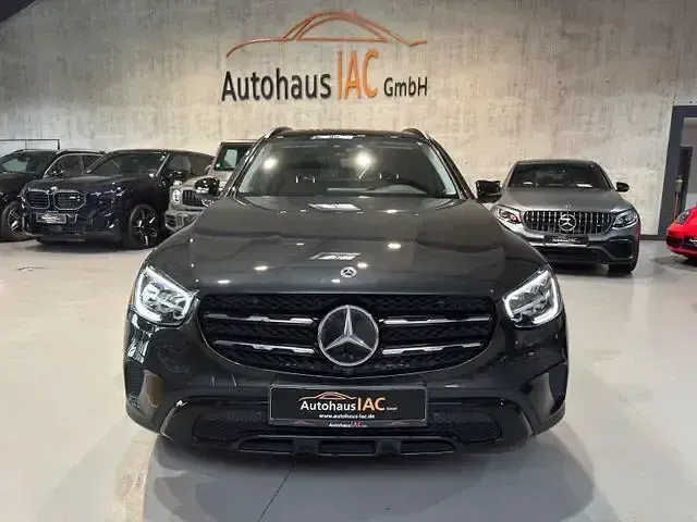 Gebraucht Mercedes GLC300de 122 PS (89 kW) 2022 Andere Limousine