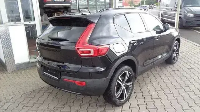 Gebraucht Volvo XC40 Plus 163 PS (119 kW) 2025 Onyx black (metallic) SUV