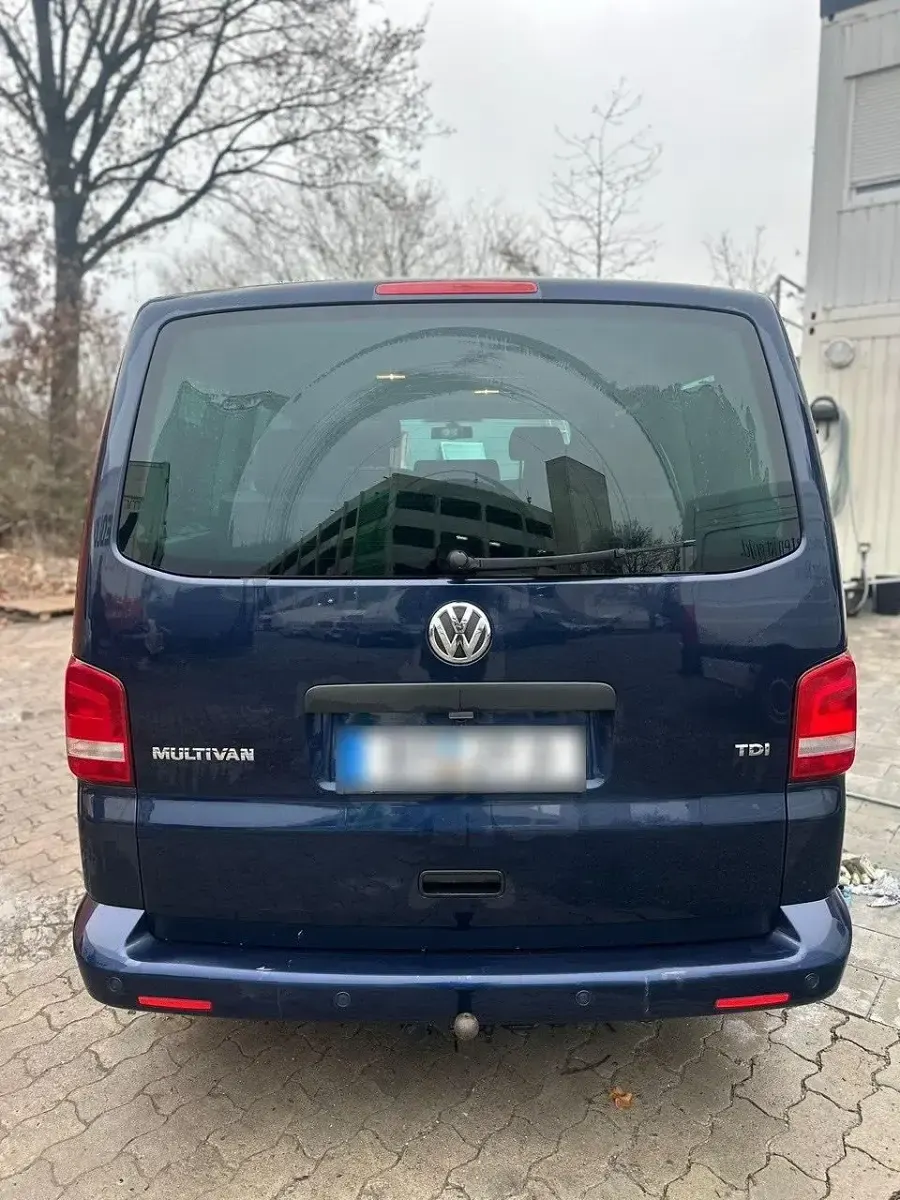 Second-hand VW Multivan 140 CP (102 kW) 2010 Albastru Monovolum