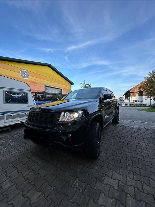 Schwarz Gebraucht 2012 Jeep Grand Cherokee Overland SUV | 8.500 € (Fairer Preis) - Bild 1/4