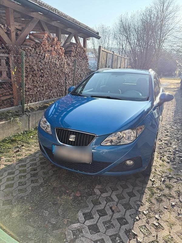 Blau Gebraucht 2010 Seat Ibiza ST Kombi | 2.400 € (Fairer Preis) - Bild 1/4