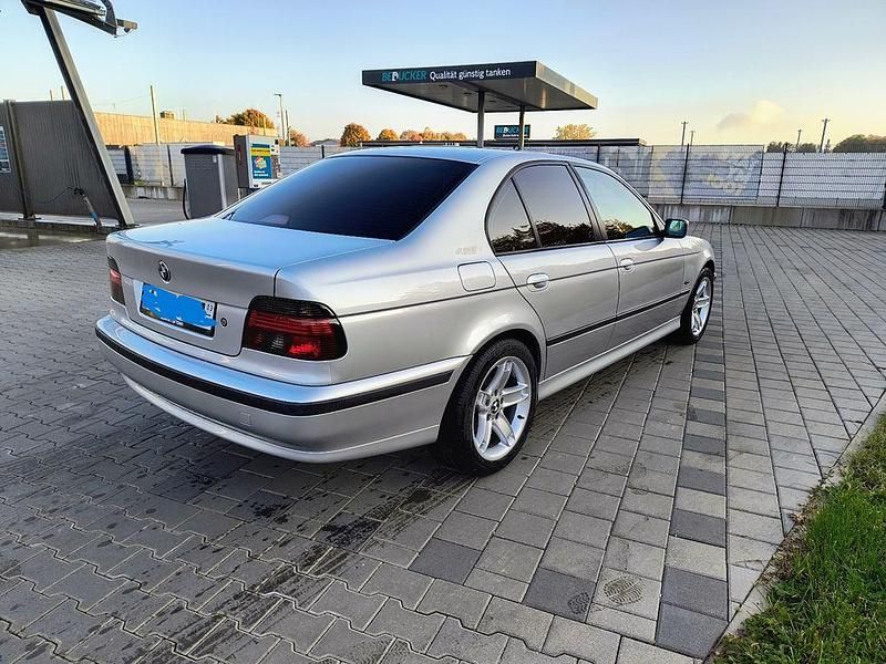 Silber Gebraucht 1999 BMW 528 Limousine | 17.800 € - Bild 1/4