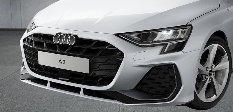 Weiß Gebraucht 2025 Audi A3 Limousine | 37.699 € - Bild 1/4