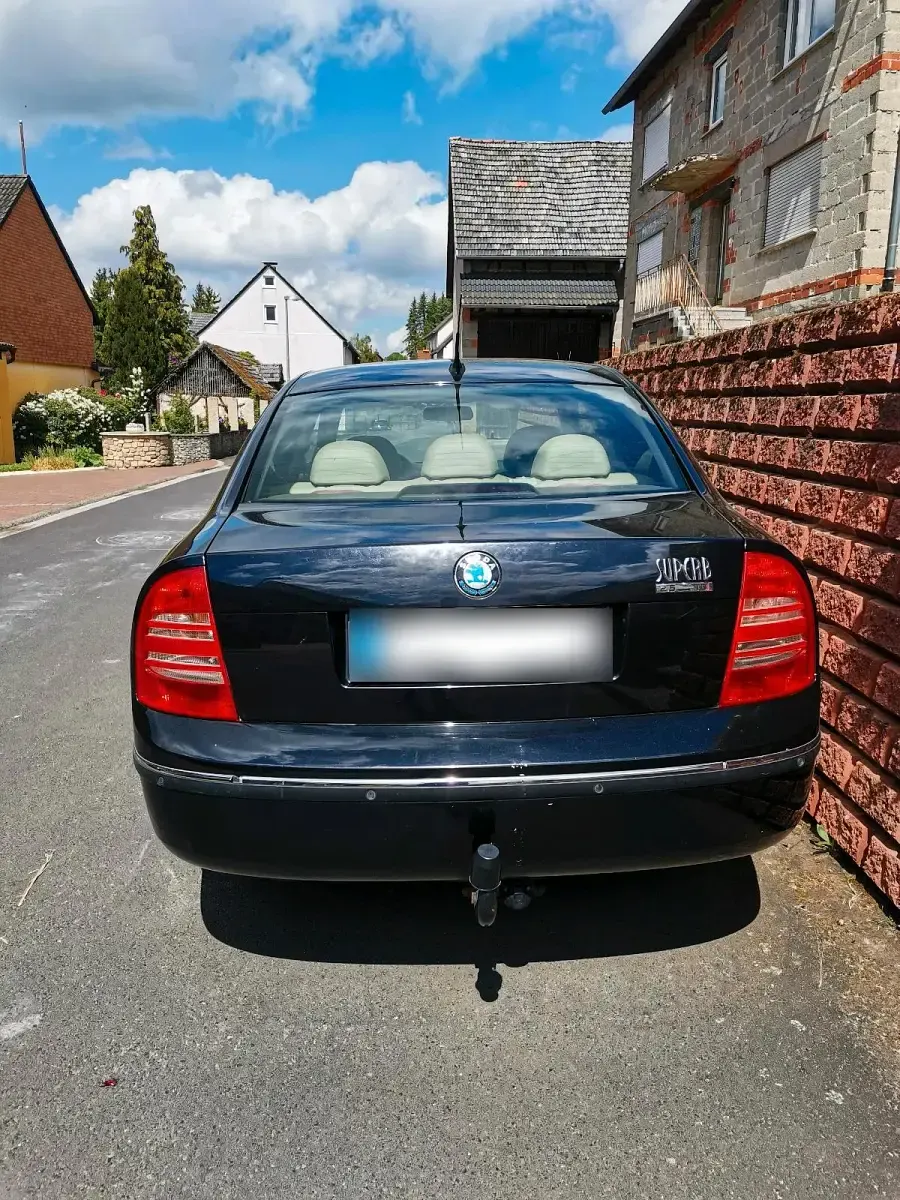 Gebraucht Skoda Superb 155 PS (114 kW) 2002 Schwarz Limousine