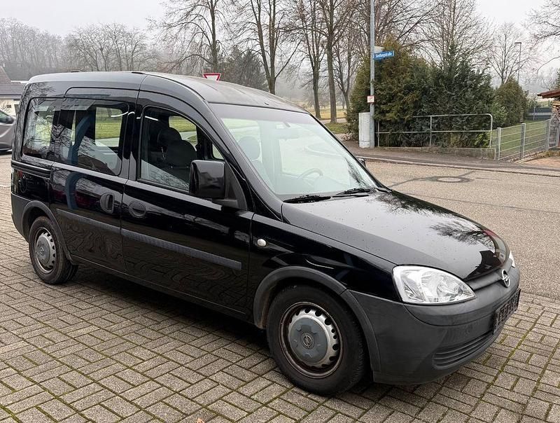 Schwarz Gebraucht 2004 Opel Combo Van / Kleinbus | 2.999 € (Fairer Preis) - Bild 1/4