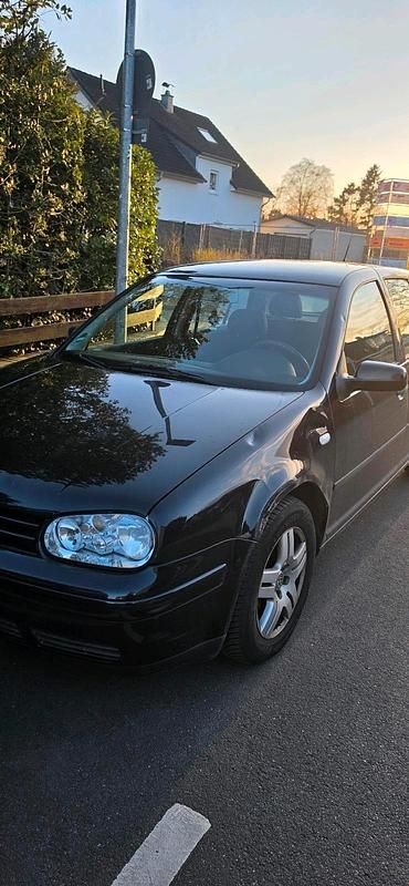 Gebraucht VW Golf IV 75 PS (55 kW) 2002 Schwarz Kleinwagen