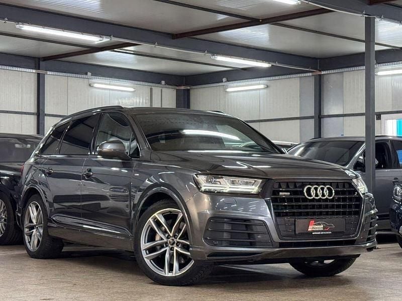 Grau Gebraucht 2019 Audi Q7 S-Line SUV | 30.890 € (Guter Preis) - Bild 1/4