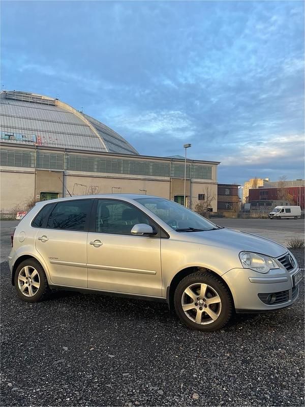 Silber Gebraucht 2008 VW Polo United Limousine | 3.200 € (Fairer Preis) - Bild 1/4