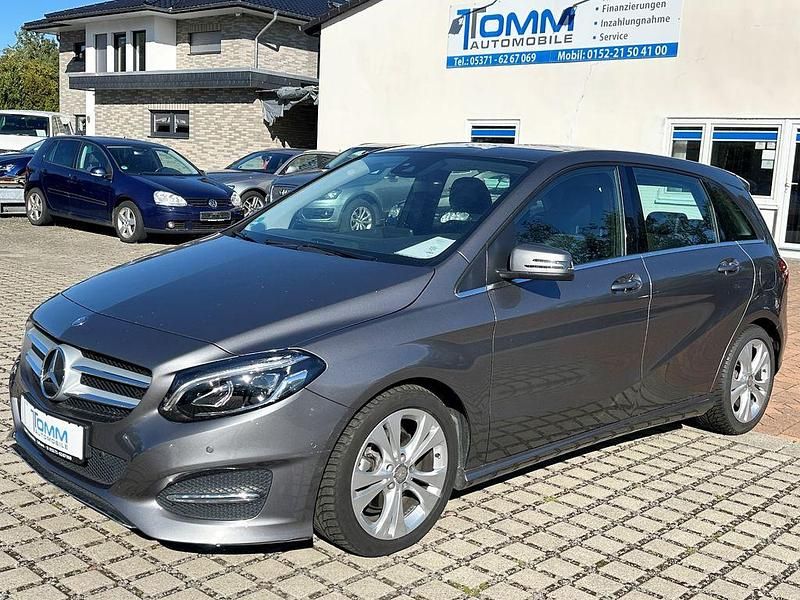 Gebraucht Mercedes B200 136 PS (100 kW) 2016 Grau Van / Kleinbus