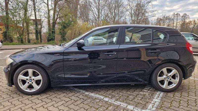 Gebraucht BMW 116 116 PS (85 kW) 2005 Schwarz Kleinwagen