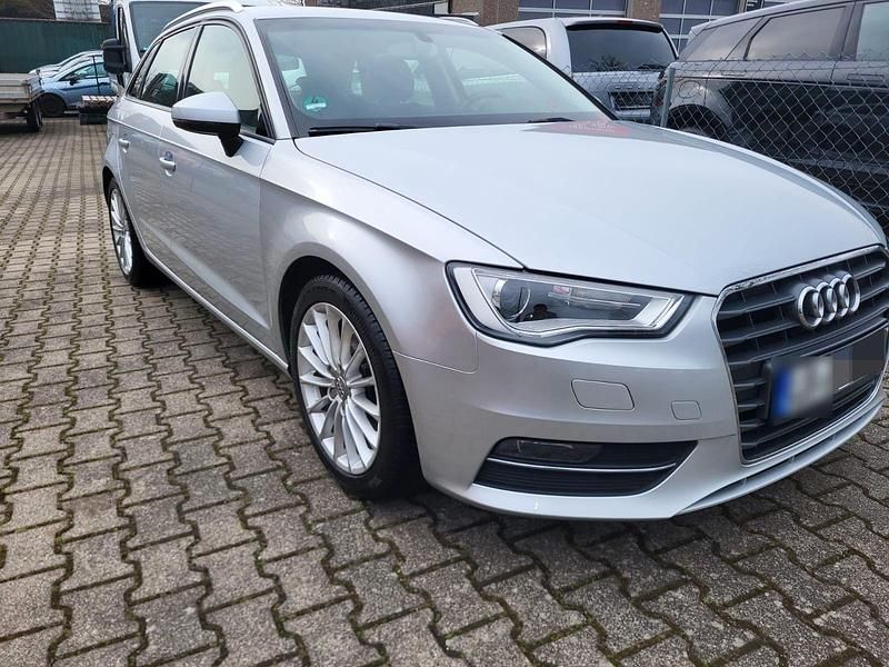 Gebraucht Audi A3 Ambiente 125 PS (91 kW) 2013 Silber Limousine