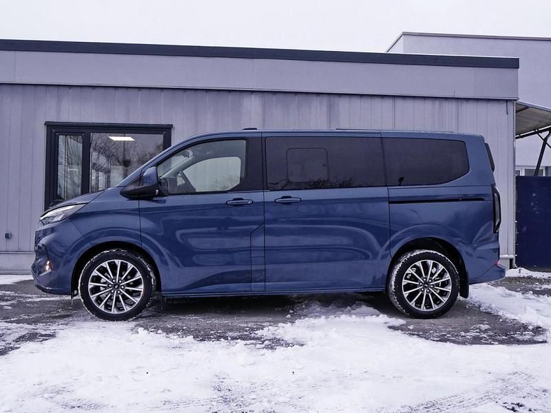 Gebraucht Ford Tourneo Titanium 170 PS (125 kW) 2026 Blau Van / Kleinbus
