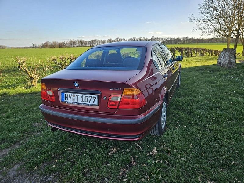 Gebraucht BMW 318 118 PS (86 kW) 1998 Rot Limousine