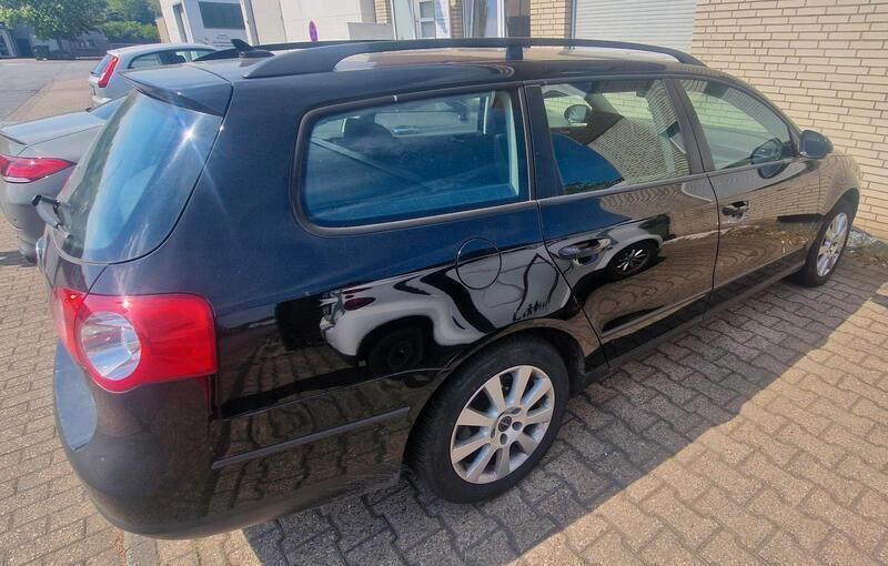 Schwarz Gebraucht 2009 VW Passat Limousine | 2.500 € (Superpreis) - Bild 1/4