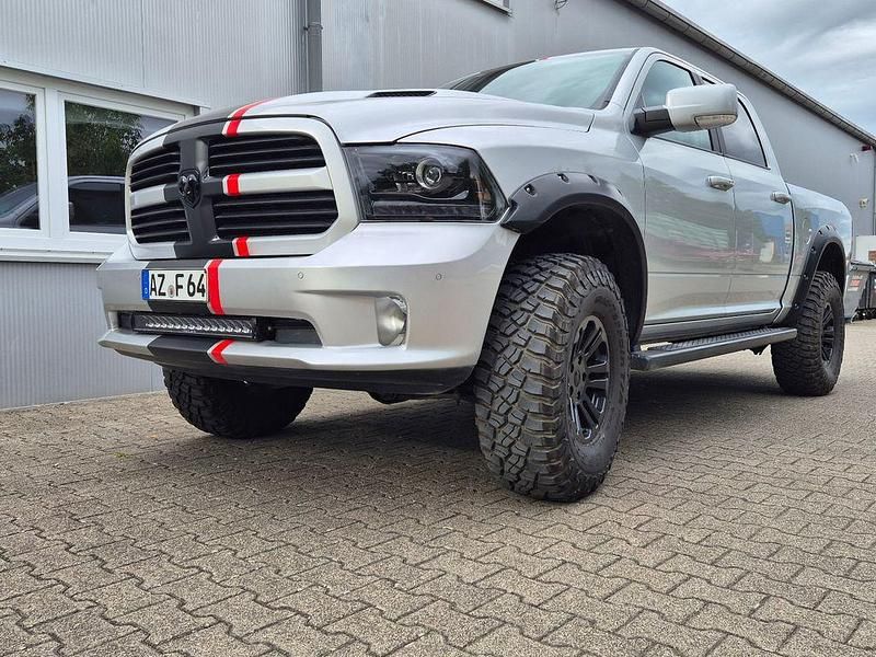 Silber Gebraucht 2019 Dodge Ram Abholung | 49.860 € (Etwas zu teuer) - Bild 1/4