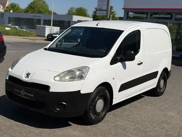 Gebraucht Peugeot Partner Avantage 85 PS (62 kW) 2012 Weiß Van / Kleinbus