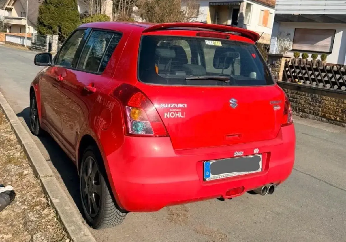 Gebraucht Suzuki Swift 92 PS (67 kW) 2010 Rot Kleinwagen