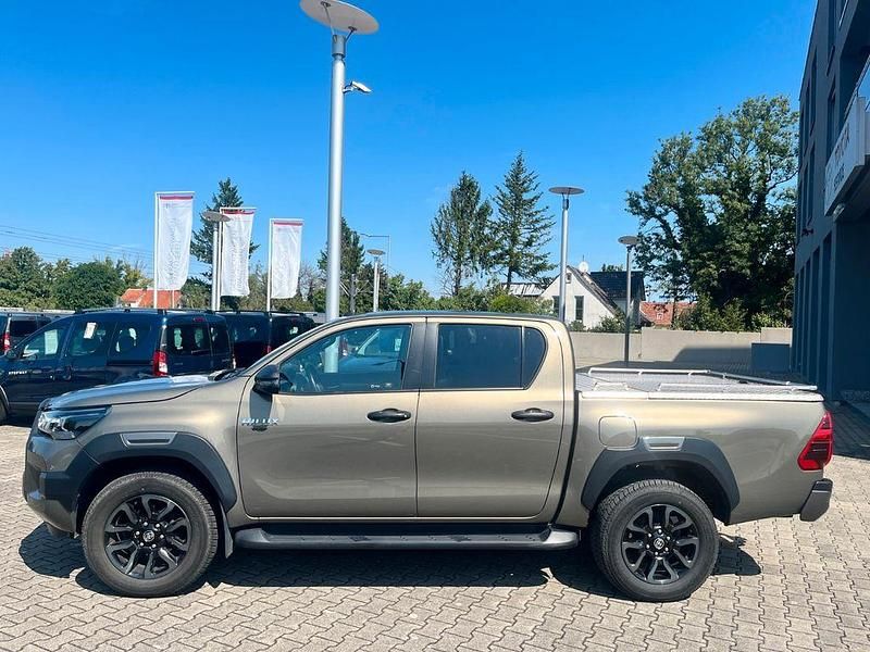 Oxide bronze Gebraucht 2021 Toyota HiLux Abholung | 39.888 € (Etwas zu teuer) - Bild 1/4