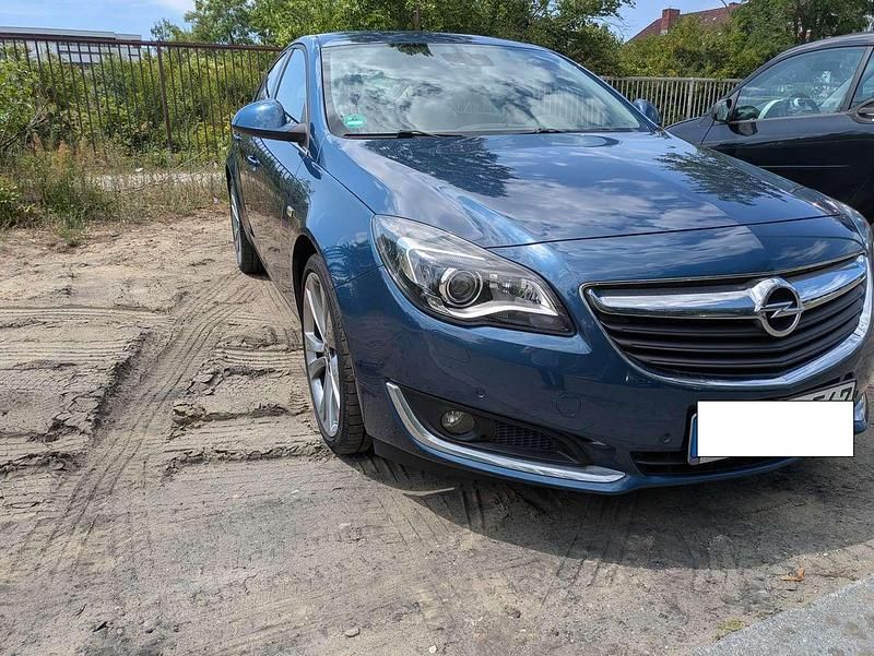 Blau Gebraucht 2015 Opel Insignia Limousine | 10.990 € (Fairer Preis) - Bild 1/4