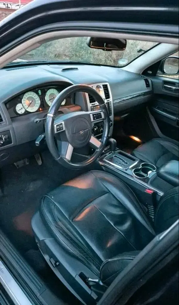Begagnad Chrysler 300C 218 HK (160 kW) 2010 Svart Kombi
