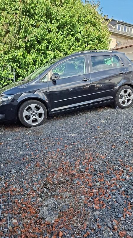 Gebraucht VW Golf VI 105 PS (77 kW) 2010 Schwarz Kleinwagen