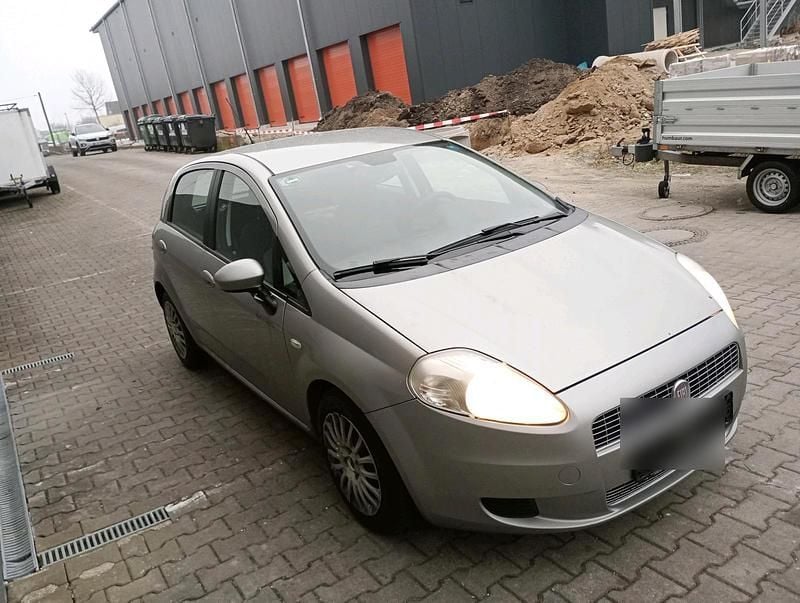 Gebraucht Fiat Punto 75 PS (55 kW) 2009 Grau Kleinwagen