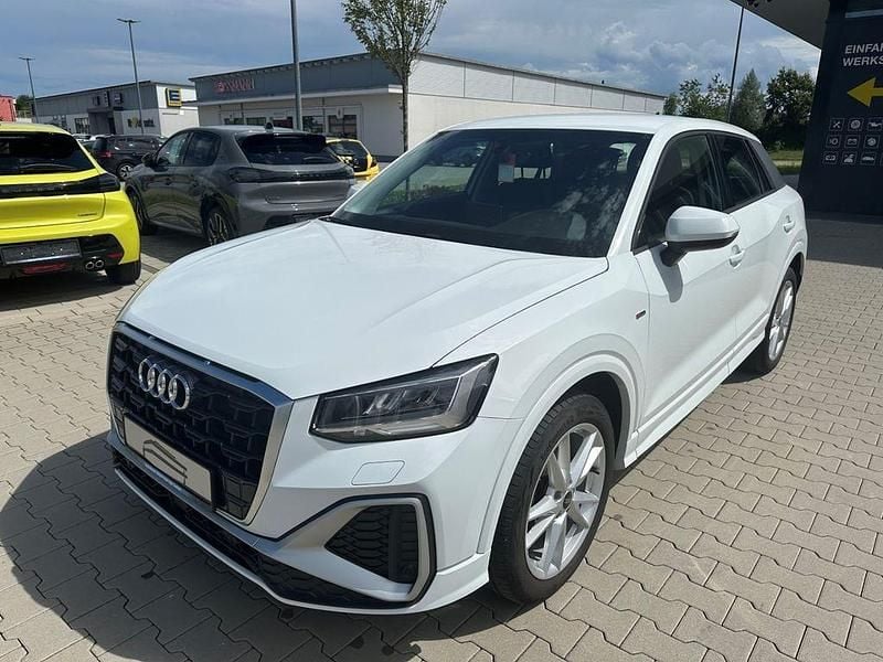 Weiss Gebraucht 2021 Audi Q2 S-Line SUV | 21.490 € (Fairer Preis) - Bild 1/4