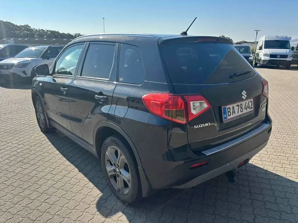 Gebraucht Suzuki Vitara Comfort 120 PS (88 kW) 2016 Schwarz SUV