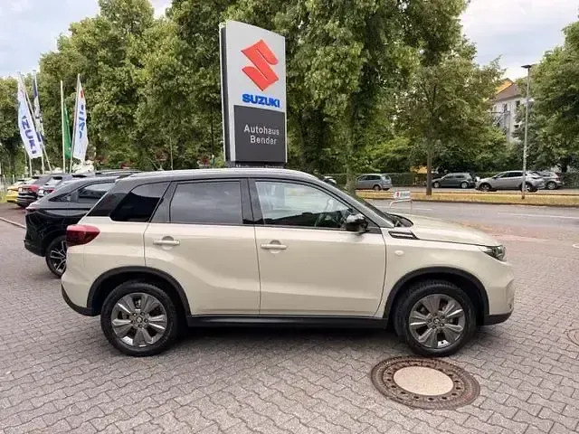 Gebraucht Suzuki Vitara Comfort 129 PS (94 kW) 2021 Beige SUV