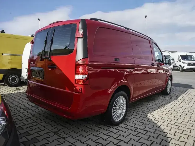 Używany Mercedes e-Vito 85 kW (116 KM) 2024 Czerwony Van