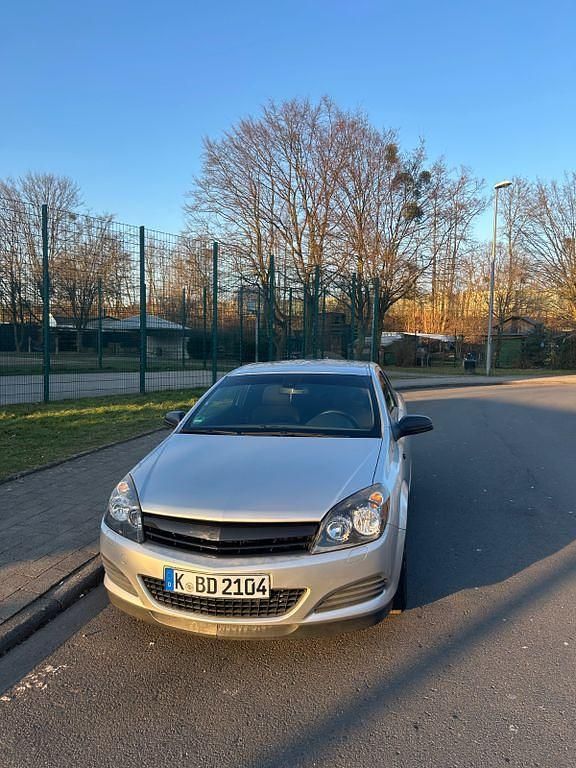 Gebraucht Opel Astra GTC 90 PS (66 kW) 2009 Silber Coupé