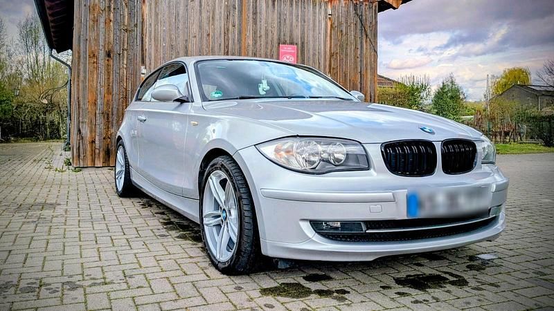 Gebraucht BMW 116 122 PS (89 kW) 2008 Silber Kleinwagen