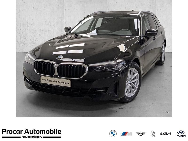 Schwarz Gebraucht 2022 BMW 520 Sport Line Kombi | 32.340 € (Guter Preis) - Bild 1/4