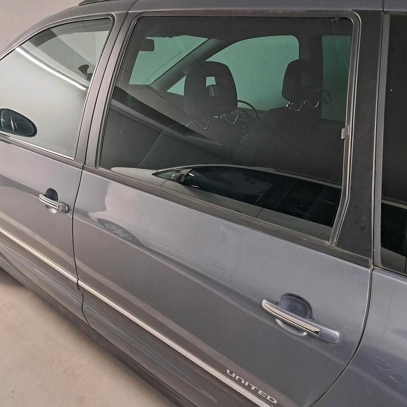 Gebraucht VW Sharan 140 PS (102 kW) 2010 Grau Van / Kleinbus