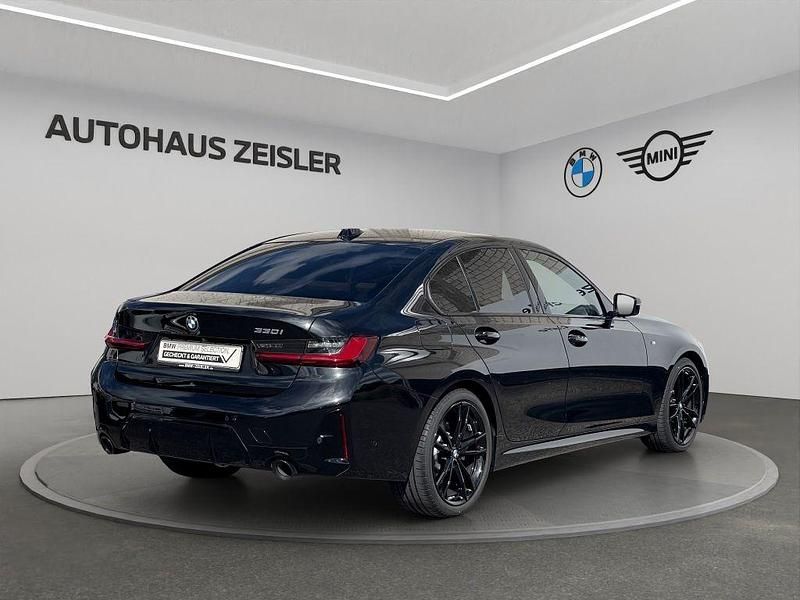 Gebraucht BMW 330 Performance 245 PS (180 kW) 2024 Saphirschwarz Limousine