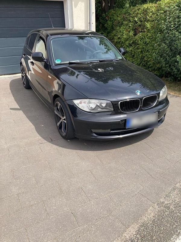 Gebraucht BMW 116 116 PS (85 kW) 2010 Schwarz Kleinwagen